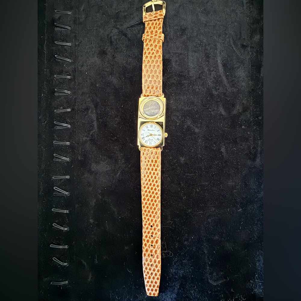 Valentino mod: 8859 coin Watch women’s lizard skin leather band gold tone finish